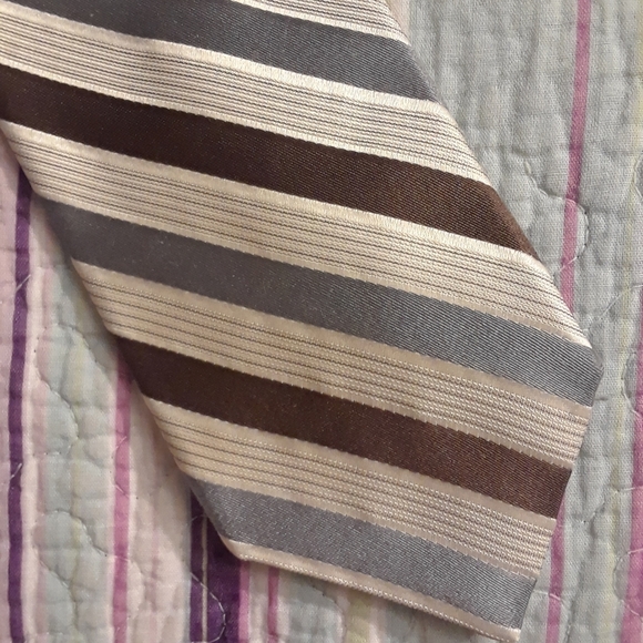 Calvin Klein 100% silk silver and brown tie - Picture 9 of 12